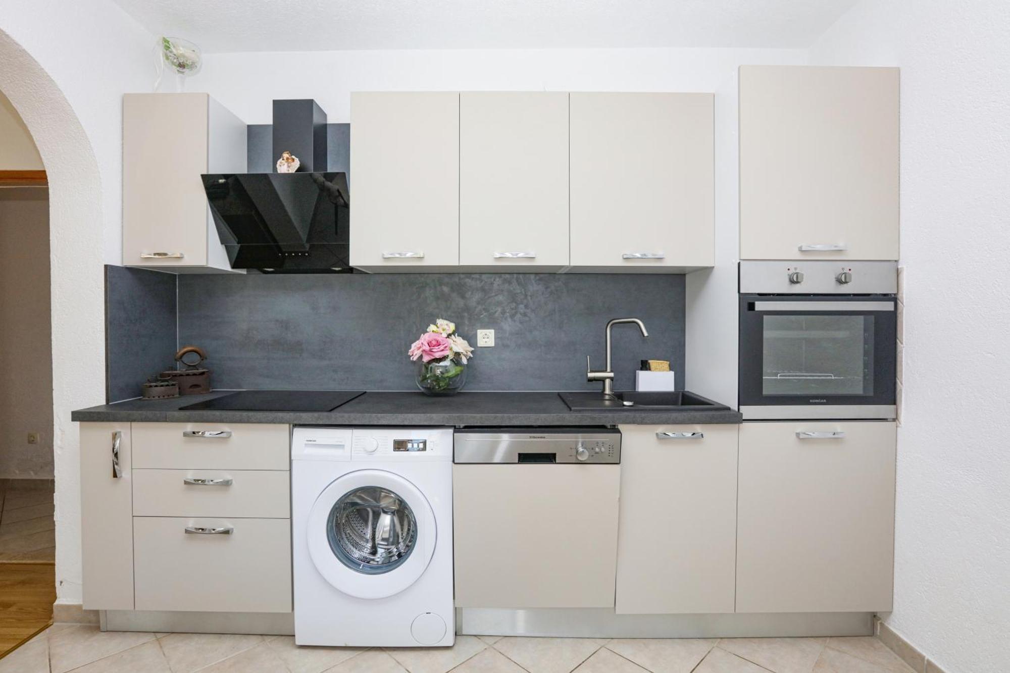 With A Parking Space - 13973 Apartament *